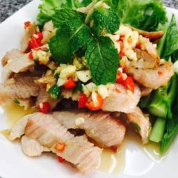ยำหมูออเซาะรสเด็ด