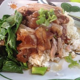 ข้าวขาหมูรสเด็ด  ตลาดสินทอง