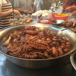 ข้าวขาหมู เจ๊นาง