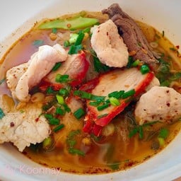 เล็กต้มยำหมูมะนาว