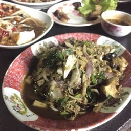 เจ๊นุ้ย ตำถาด