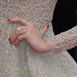 เล็บสีแดงสวยมากกกก