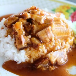 ข้าวหมูแดงหมูกรอบ