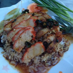 ข้าวหมูแดง หมูกรอบ