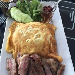 ข้าวหมูย่างไข่เจียวน้ำพริกเผาซุปใส