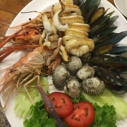 ร้านอาหารเจ๊แดง