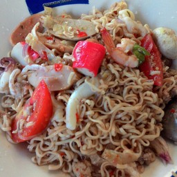 ยำเจ๊แหม่ม