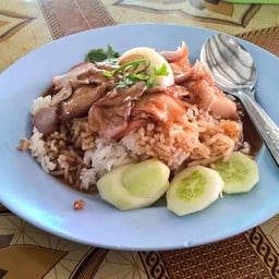 เจ๊แดง หนองกลางแตง