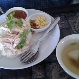 ข้าวมันไก่ 35 บาท