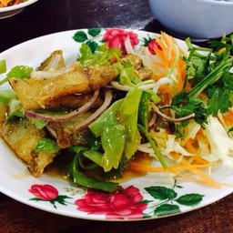 ยำปลาสลิดทอด