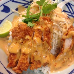 ข้าวหน้าไก่ทอดสไปซี่เลมอน