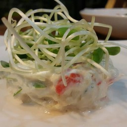 สลัดเนื้อปูสด