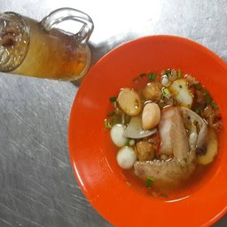 เกาเหลาต้มยำ น้ำลำไย