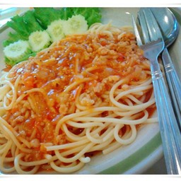 สปาเก็ตตี้หมูสับซอสมะเขือเทศ