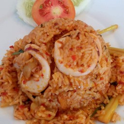 ข้าวผัดต้มยำทะเล