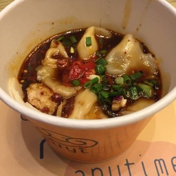 เกี๊ยวในซอสเผ็ด อร่อยโดนมากก