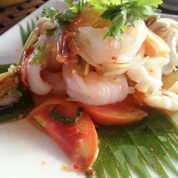 ร้านอาหารริมแม่น้ำเจ้าพระยา