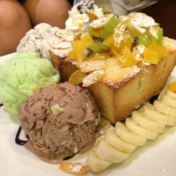 ฮันนี่โทสต์ + ไอศกรีม1scoop