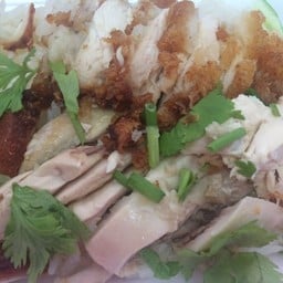 ข้าวมันไก่โค้งดงตาล