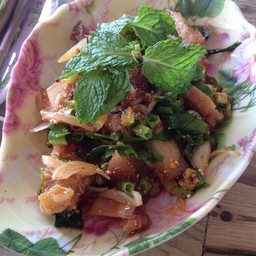 น้ำตกคอหมูย่าง