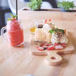 Honey Toast Strawberry & Strawberry Smooties