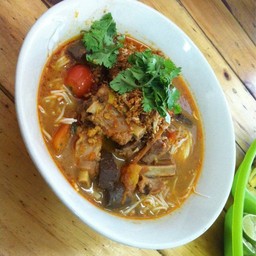 ขนมจีนน้ำเงี้ยว