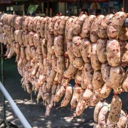 ตากกันกลางแจ้ง แดดแรงๆนี่แหละ