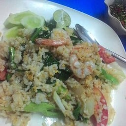 อาหารตามสั่ง ตรงข้ามสถานีรถไฟหัวลำโพง