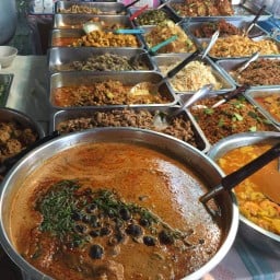 ข้าวแกงปักษ์ใต้ ใกล้แซ่บวัน