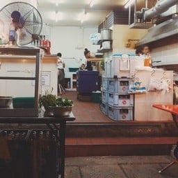 ร้านหม่อนไก่ย่างเมืองทอง