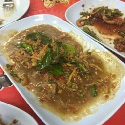 กวางผัดฉ่า อ่อนเผ็ดไปนิด แต่โอเคนะ