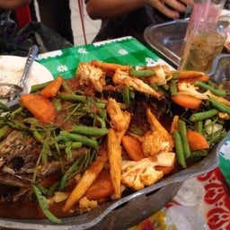 ลุงไสวลาบแซ่บ