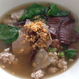 ต้มเลือดหมูรวมใส่ทุกอย่าง (50฿)