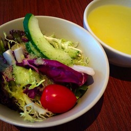 สลักกับซุปข้าวโพดในเซท