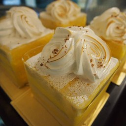 ขนมหวาน และน้ำแข็งไสก็เสิร์ฟ 24 ชมนะครับ