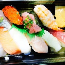 Uogashi Nihon-ichi Standing Sushi Bar Shinagawa Station