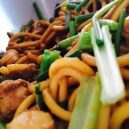 หมี่ผัดฮกเกี้ยน เจ๊ยี