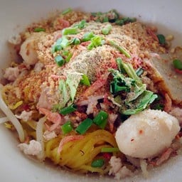 ก๋วยเตี๋ยวหมูสับโบราณ นายขุม