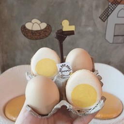 Egg Macaron (Passion Fruit & Sea Salt Caramel) - หน้าตาน่ารัก รสชาติน่าเลิฟ