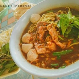 ก๋วยเตี๋ยวเรือจันทร์สม