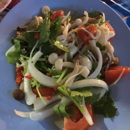 ยำเห็ดรวม(จืดไปหน่อยนะ) แต่เอาไปคลุกๆกับส้มตำแล้วชอบเลย