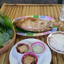 นุ่น ปลาเผา หน้าโรบินสัน
