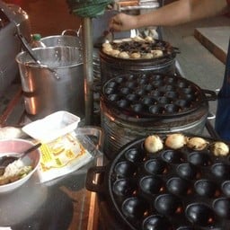 ร้านขนมครก ปากซอยวุฒากาศ 27