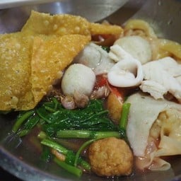 เกี๊ยวกุ้งเย็นตาโฟ น้ำขลุกขลิก 50 บาท