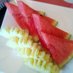 แตงโมหวานอร่อย 