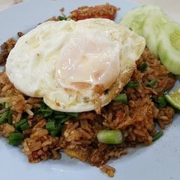 ข้าวผัดเนื้อ+ไข่ดาว (55 บาท)