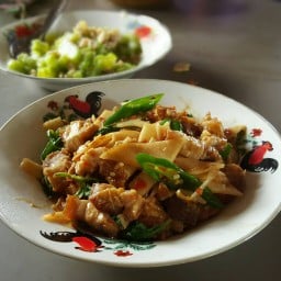 เจ๊รัตน์ อาหารตามสั่ง