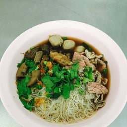 ก๋วยเตี๋ยวธัญรส ซอยเขาน้อย(Halal)