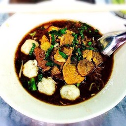 ก๋วยเตี๋ยวเรือหมู-น้ำตก