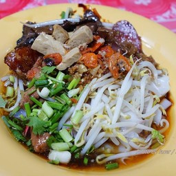 ก๋วยเตี๋ยวหลอด เจ๊จู สะพานหัน